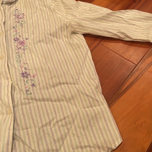 NAPA VALLEY PETITES EMBROIDERED BLOUSE - Picture 4 of 10